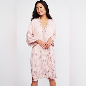 A Pea in the Pod Blush Pink Maternity Robe Size M/L